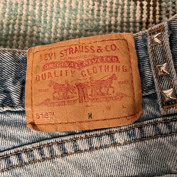 Levi’s 516 studded jean shorts - perfectly worn in! - Picture 6 of 7